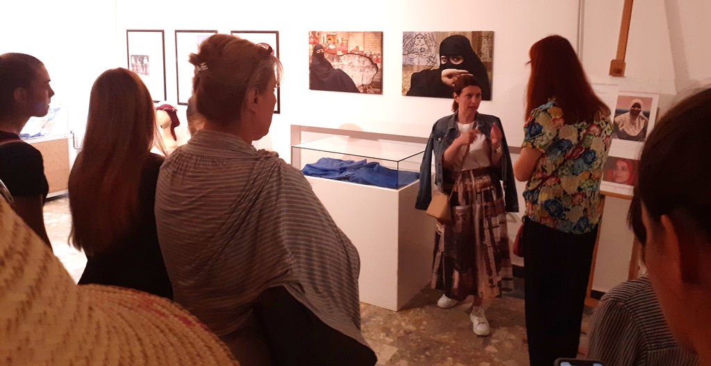 Novi Sad promoting Textiles-Author-Tijana-Jakovljević-Šević-explains- details-on-scarves-matter-interaction -with-visitors.jpg