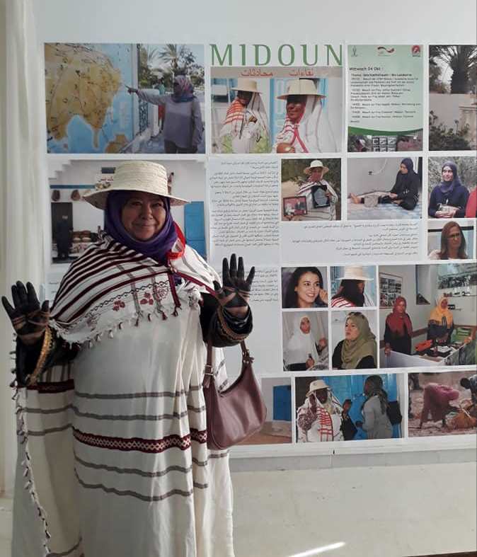 Pokrivanje žena u domovini-Safsari-tradicionalna-odeća-danas-nose-starije-žene.jpg