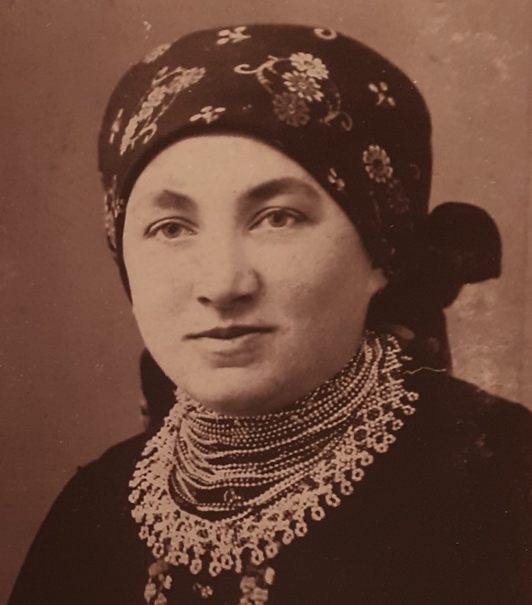Women wear headscarves-Young-Maria-Moldovan-Saxon-from-Transilvania.jpg