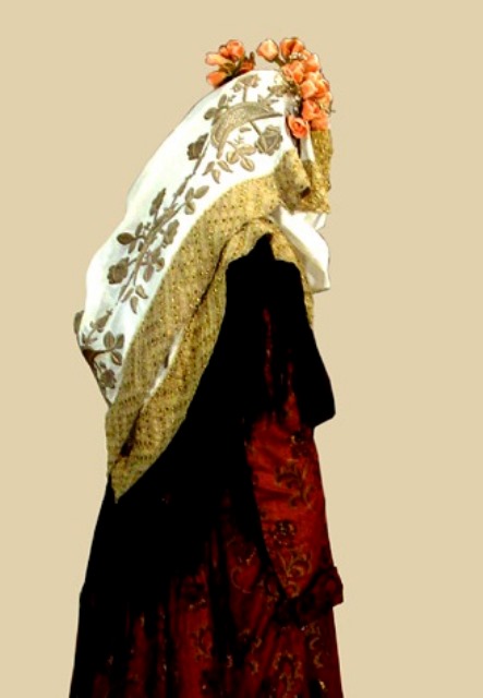 Veil-headcover-golden-embroidery-lace-rose-sprigs-waxed-linen-Permanent-Exhibition-Museum-Vojvodina.jpg