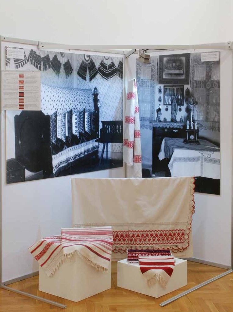 Multiethnic Vojvodina textile traditions-archaisms-Hungarian-represent-photographs-Vojlovica-Doroslovo.jpg